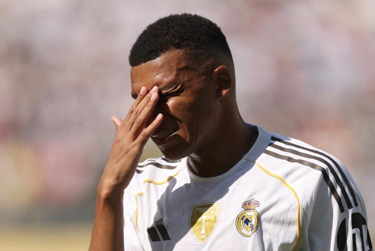 记者新书揭示姆巴佩离开巴黎内幕：球员曾为重返球队放弃部分收益